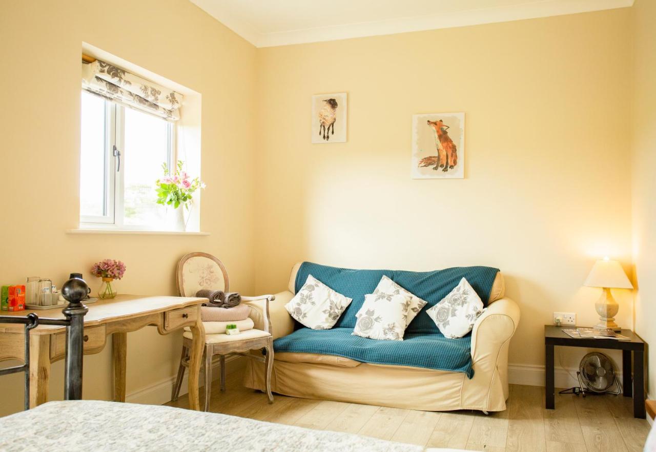 Accommodation Bristol Airport Redhill  Экстерьер фото